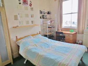 Bedroom- click for photo gallery